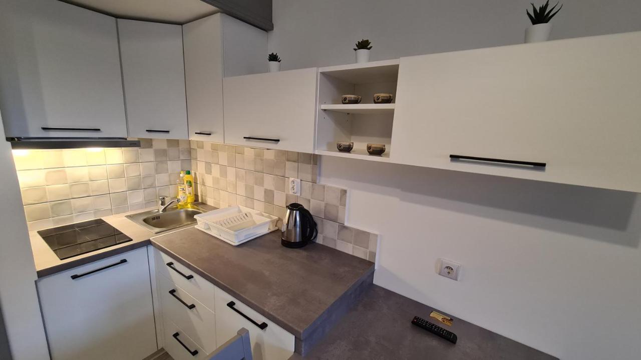 Gyulai-Fuerdo-Apartman Ii. Buitenkant foto