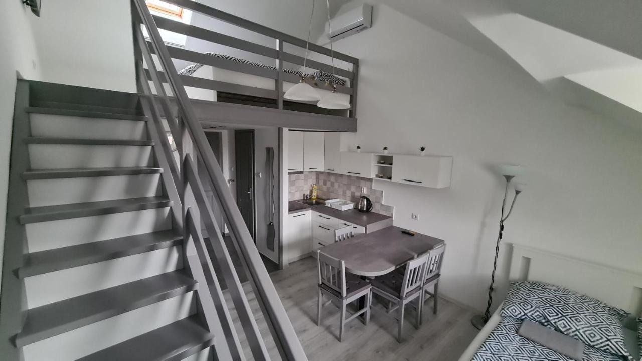 Gyulai-Fuerdo-Apartman Ii. Buitenkant foto