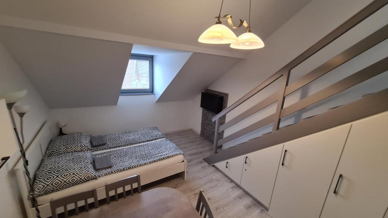 Gyulai-Fuerdo-Apartman Ii. Buitenkant foto