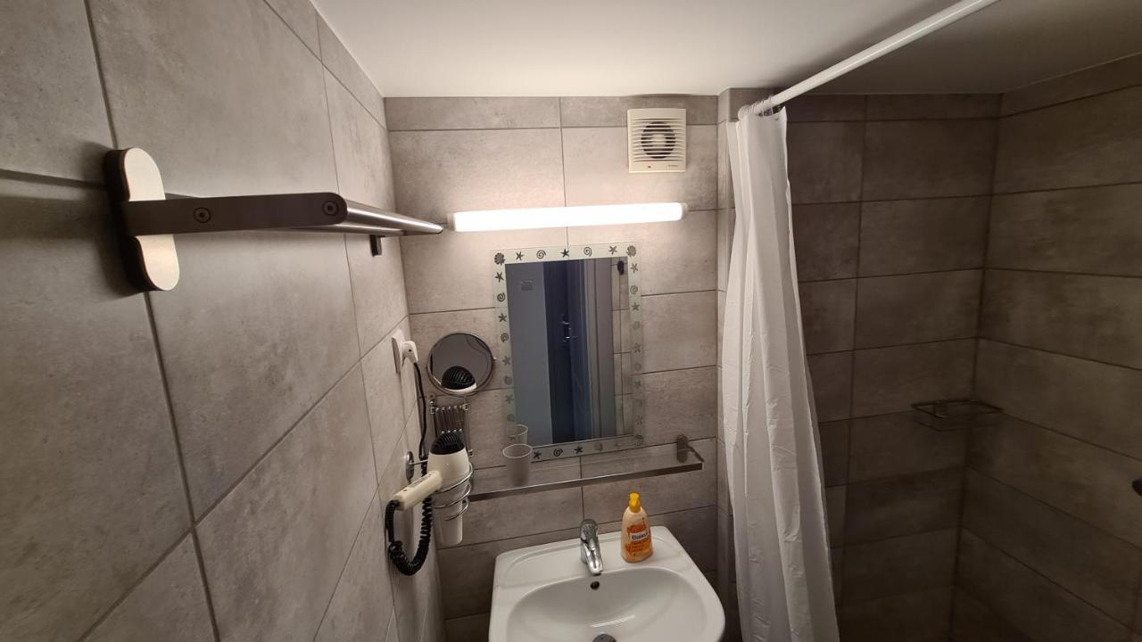 Gyulai-Fuerdo-Apartman Ii. Buitenkant foto