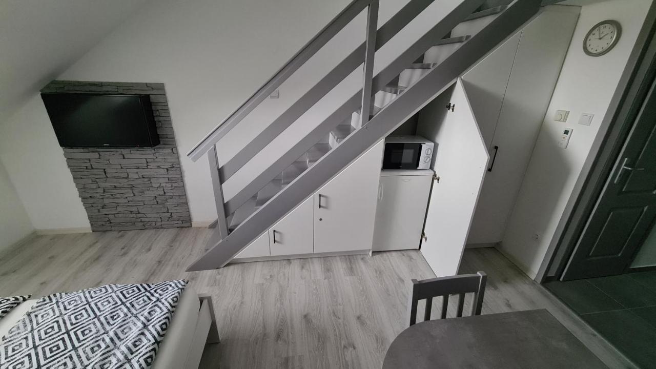 Gyulai-Fuerdo-Apartman Ii. Buitenkant foto