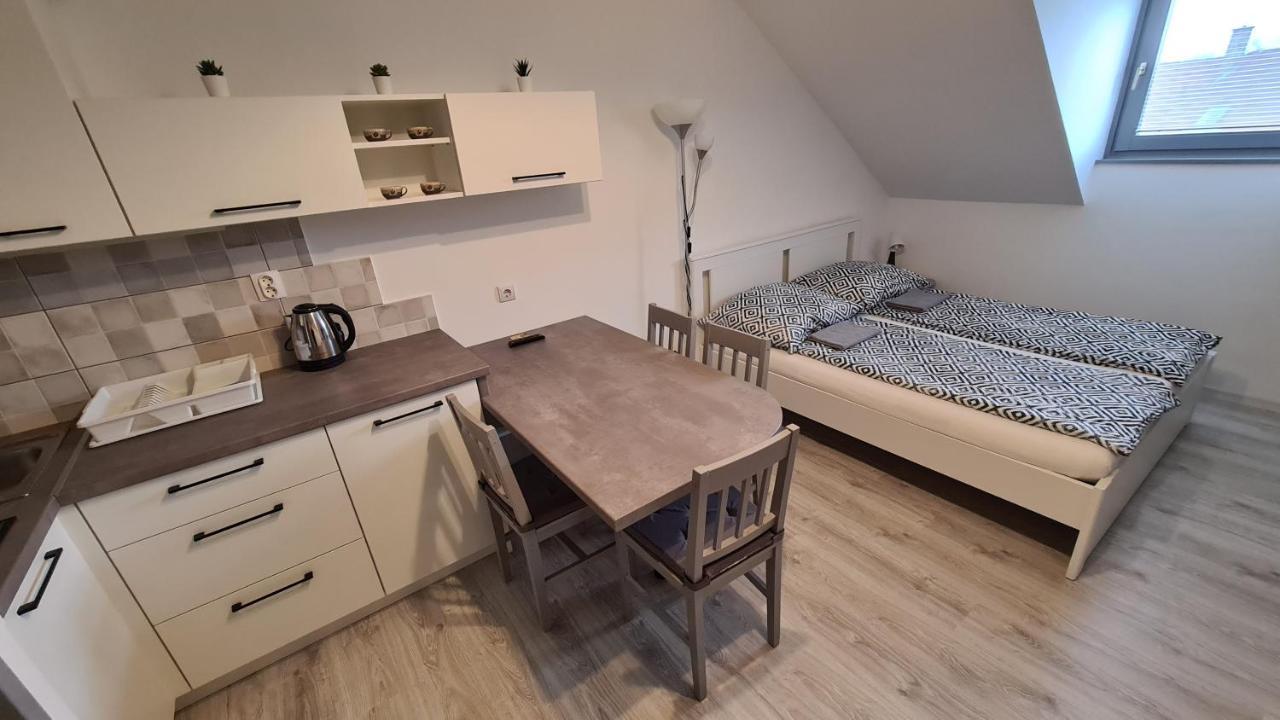 Gyulai-Fuerdo-Apartman Ii. Buitenkant foto