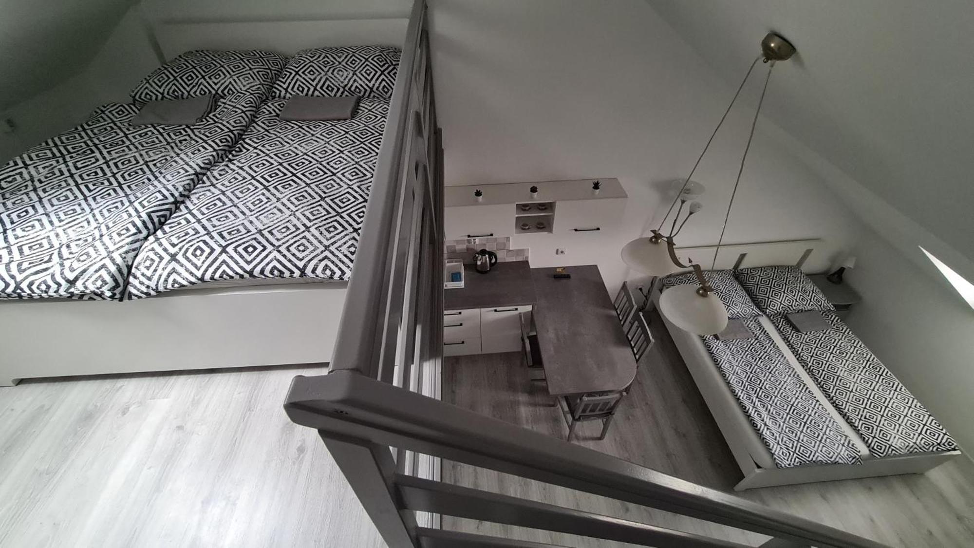 Gyulai-Fuerdo-Apartman Ii. Buitenkant foto