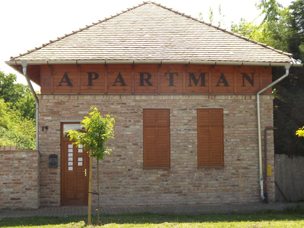 Gyulai-Fuerdo-Apartman Ii. Kamer foto